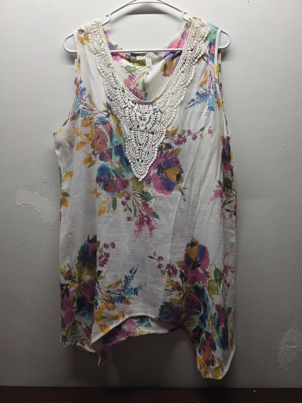Spense White Floral Crochet-Trim Tank Top